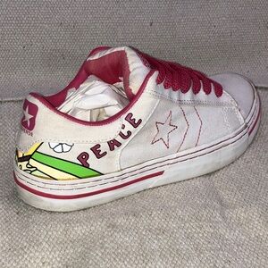 Converse all-Star 8 1/2 White / Pink Peace Love Sneakers wm’s